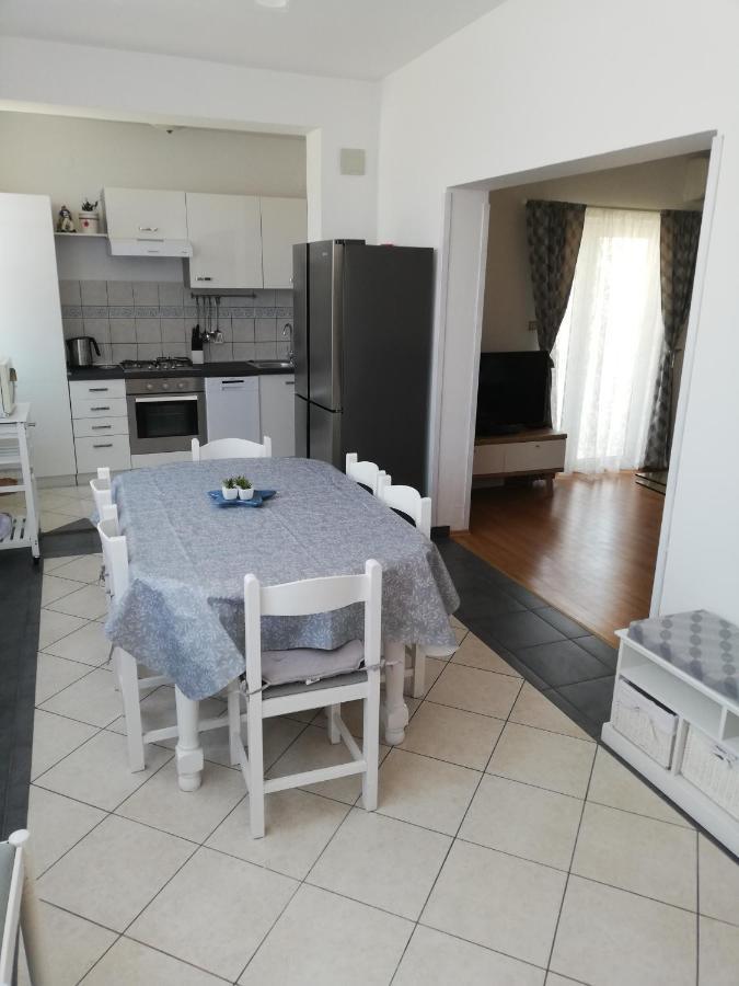 Apartman G&l Apartment Grebastica